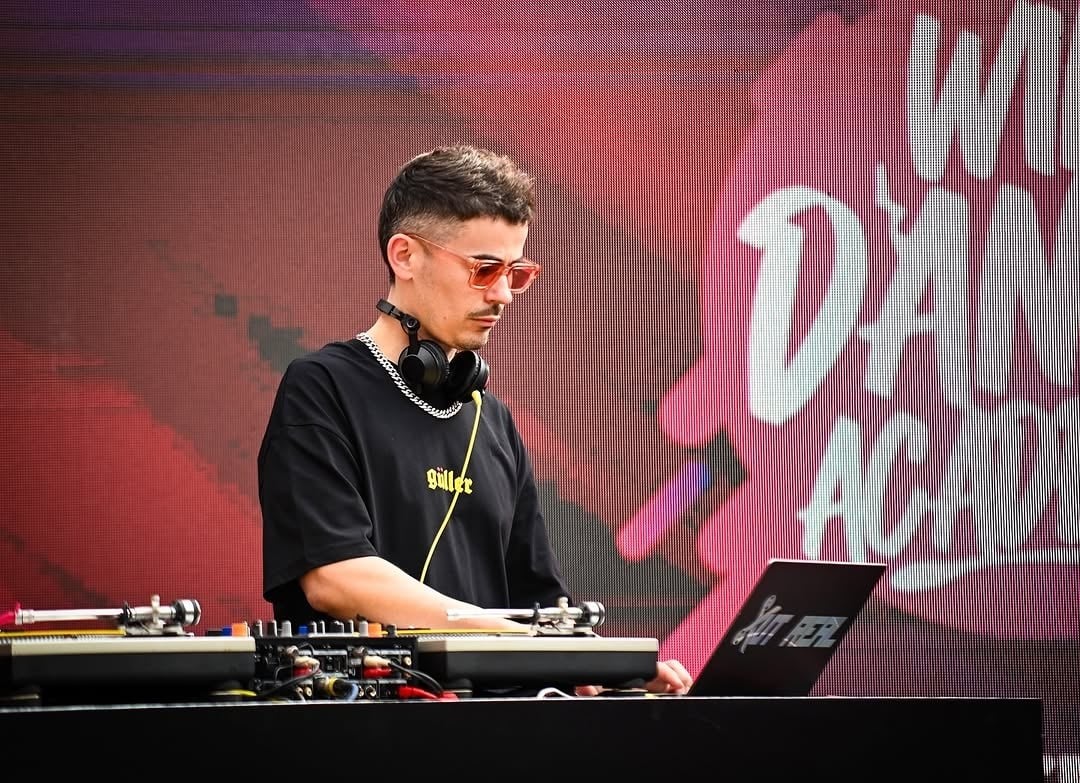 DJ set, palco